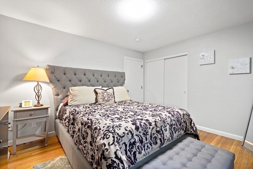 Bedroom - 25 Arlington Rd