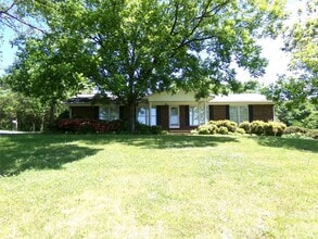 Building Photo - 34838 Ellen Rd