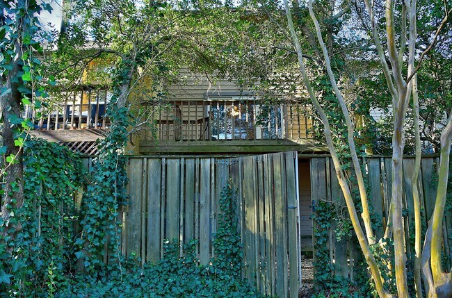 Building Photo - FOR RENT -  AEIRES ON THE BAY!