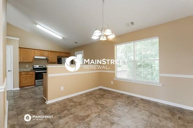 Building Photo - 1488 Buckingham Pl