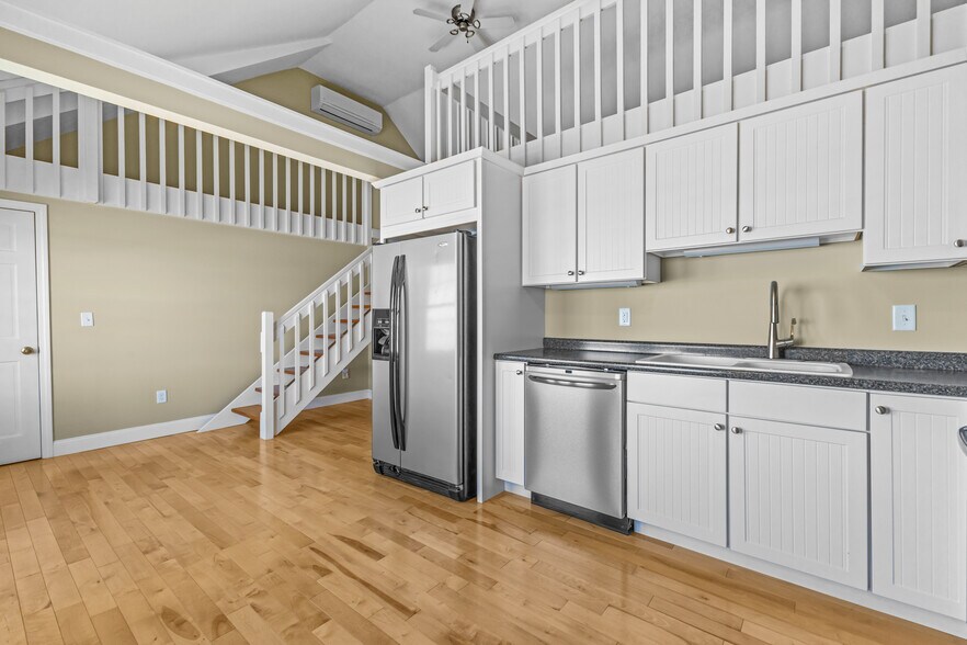 Building Photo - 185 Thayer Bay Rd