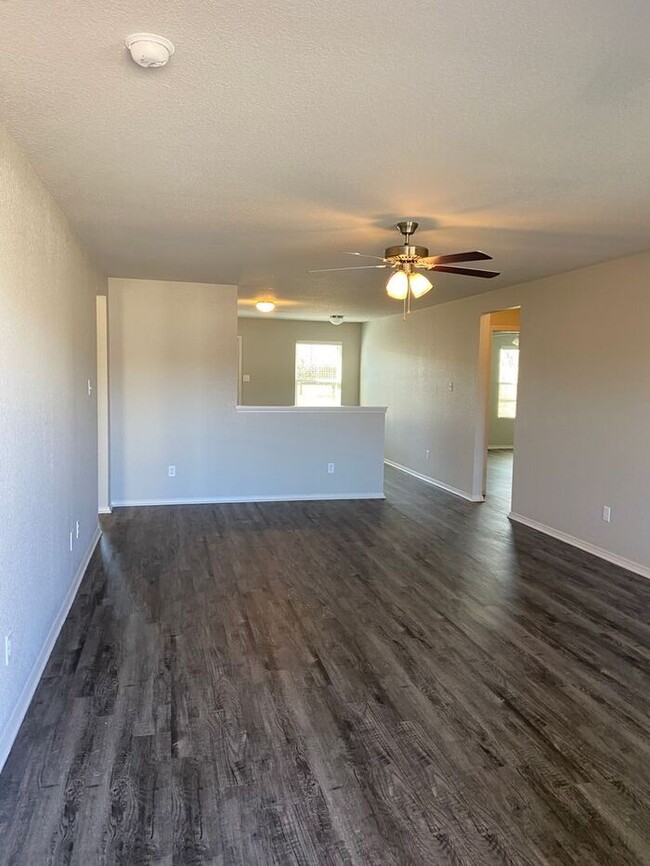 Building Photo - *Pre-leasing* Four Bedroom | Two Bath Home...