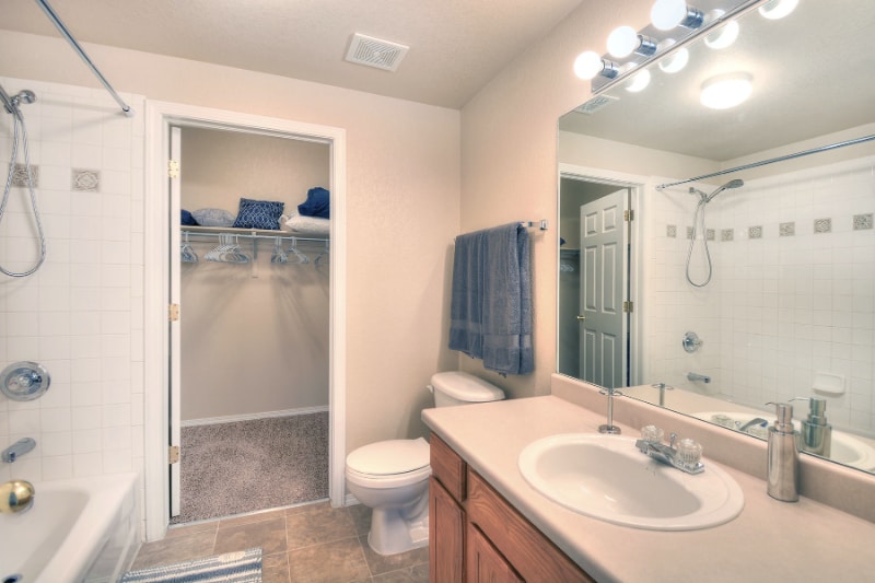 Building Photo - 3020 Mandalay Grove