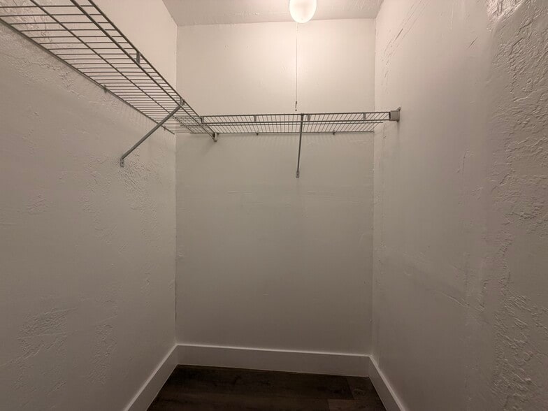 Building Photo - 132 SW 9th St