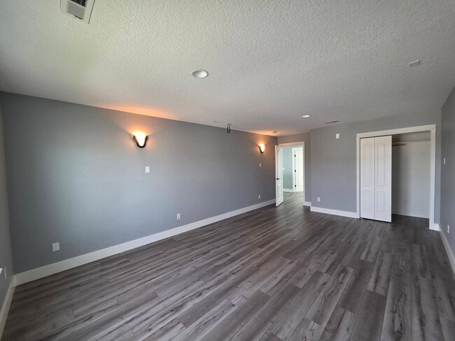 Building Photo - 4916 Laredo Dr