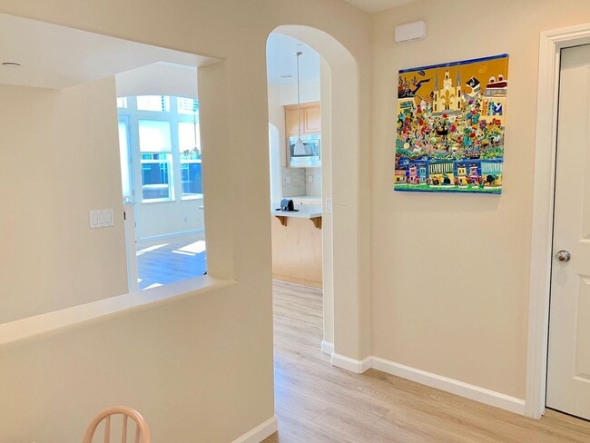 Building Photo - Perfect Shape Large 3 Story Single Family ...