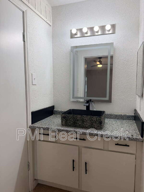 Building Photo - 9550 Deering Dr
