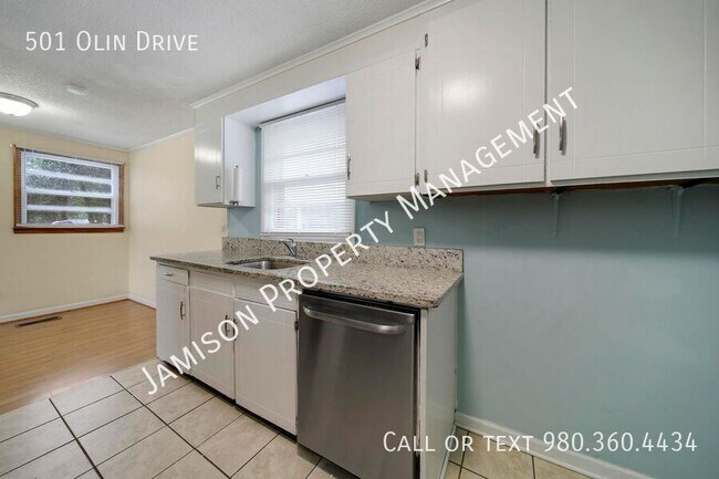 Building Photo - 501 Olin Dr