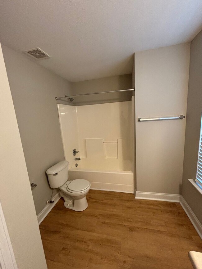 Building Photo - 806 Whispering Willow Ct
