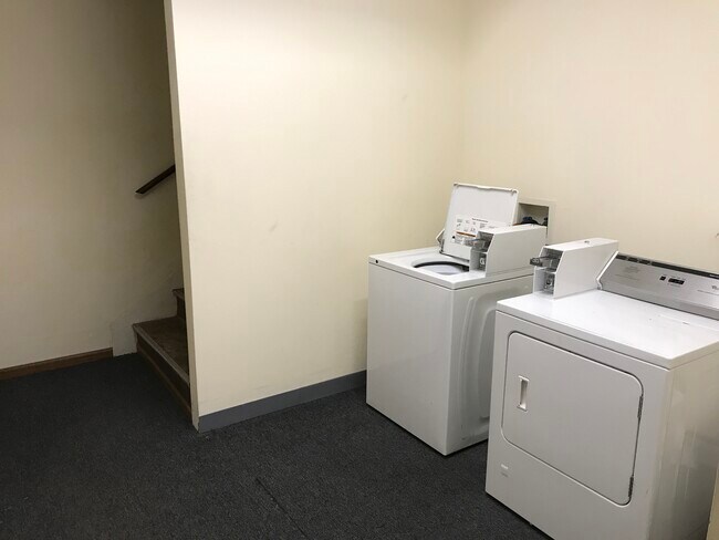 Laundry Onsight - 351 Chicago Rd