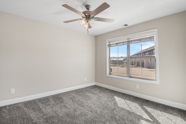 Building Photo - 1000 Henry Pl Blvd