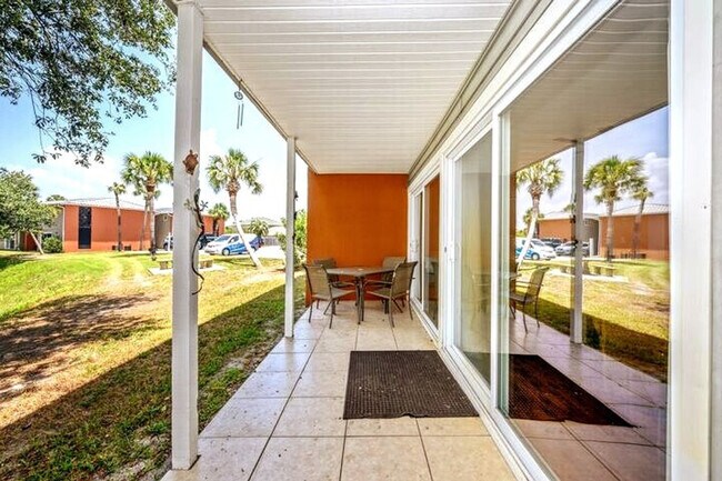 Building Photo - 4000 Gulf Terrace Dr