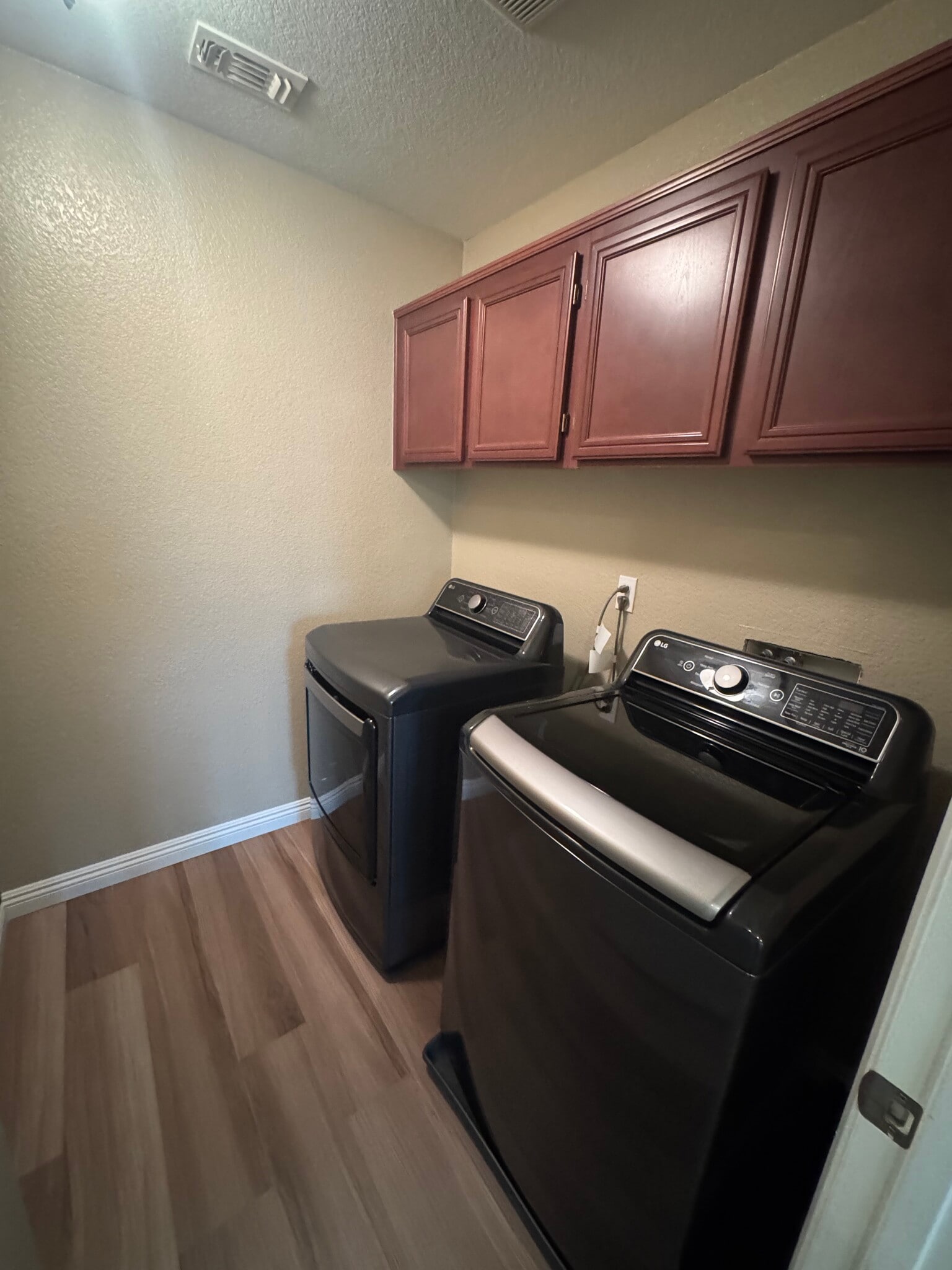 Building Photo - 642 W Brewer Rd