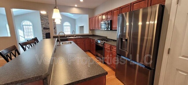 Building Photo - 2057 Rowley Rd