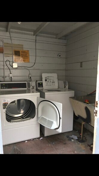 Shared washer and dryer - 5358 Brookdale Ave