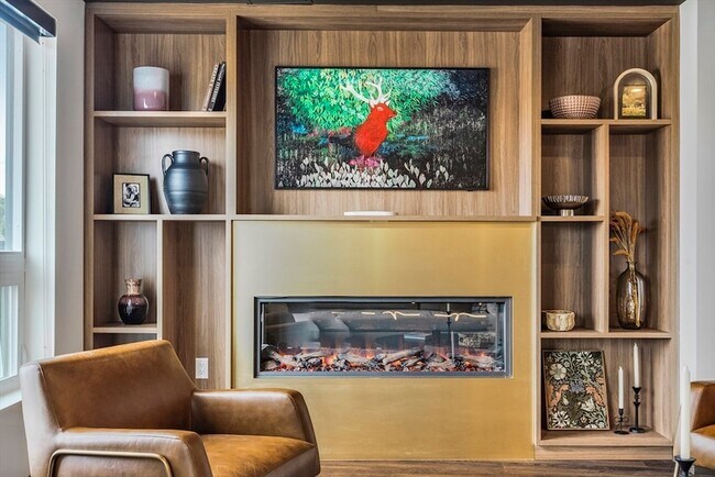 Building Photo - 203 Lowell St