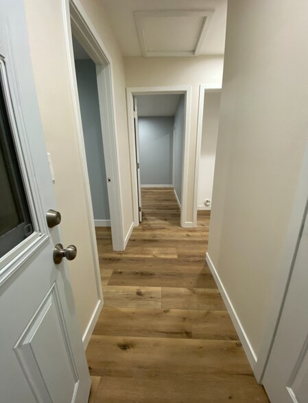 Building Photo - 352 Clela Ave