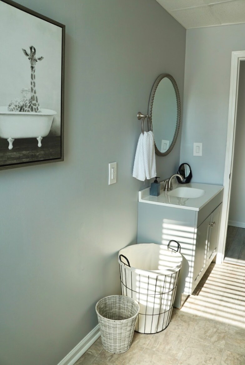 Building Photo - 912 E Spring St