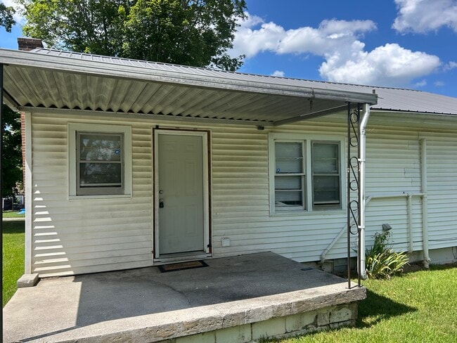 Primary Photo - 400 Murray Rd NW