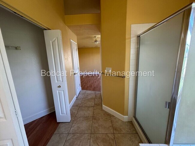 Building Photo - 1477 Ridge Point Dr