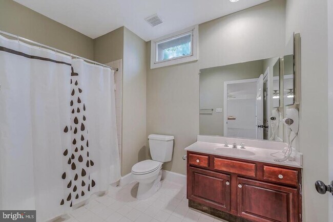 Building Photo - 615 Nalls Farm Way