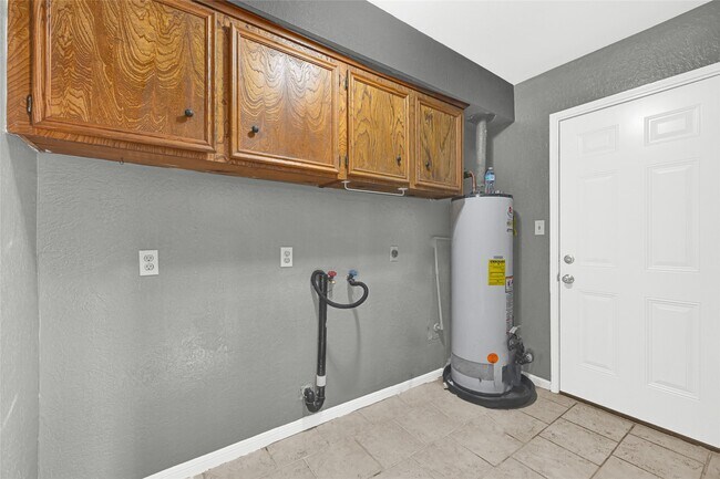 Building Photo - 225 St Cloud Dr