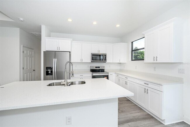 Building Photo - 3304 Glencove St