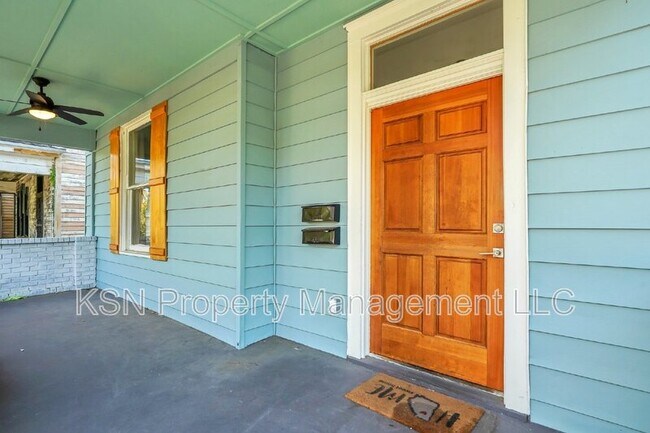 Building Photo - 309 W 33rd St