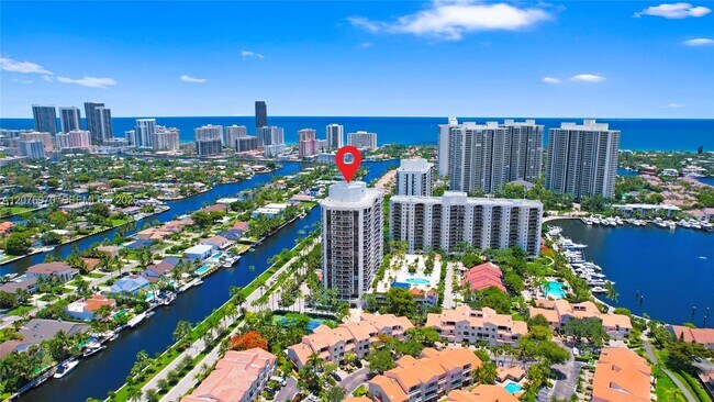 Building Photo - 3600 Yacht Club Dr