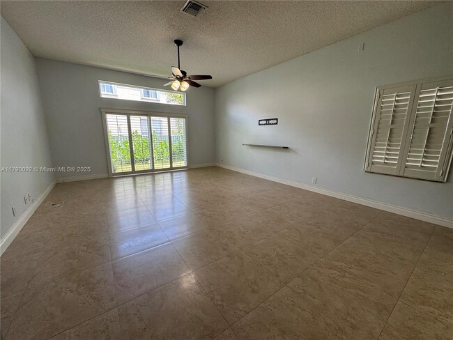 Building Photo - 4321 Willow Ridge Dr