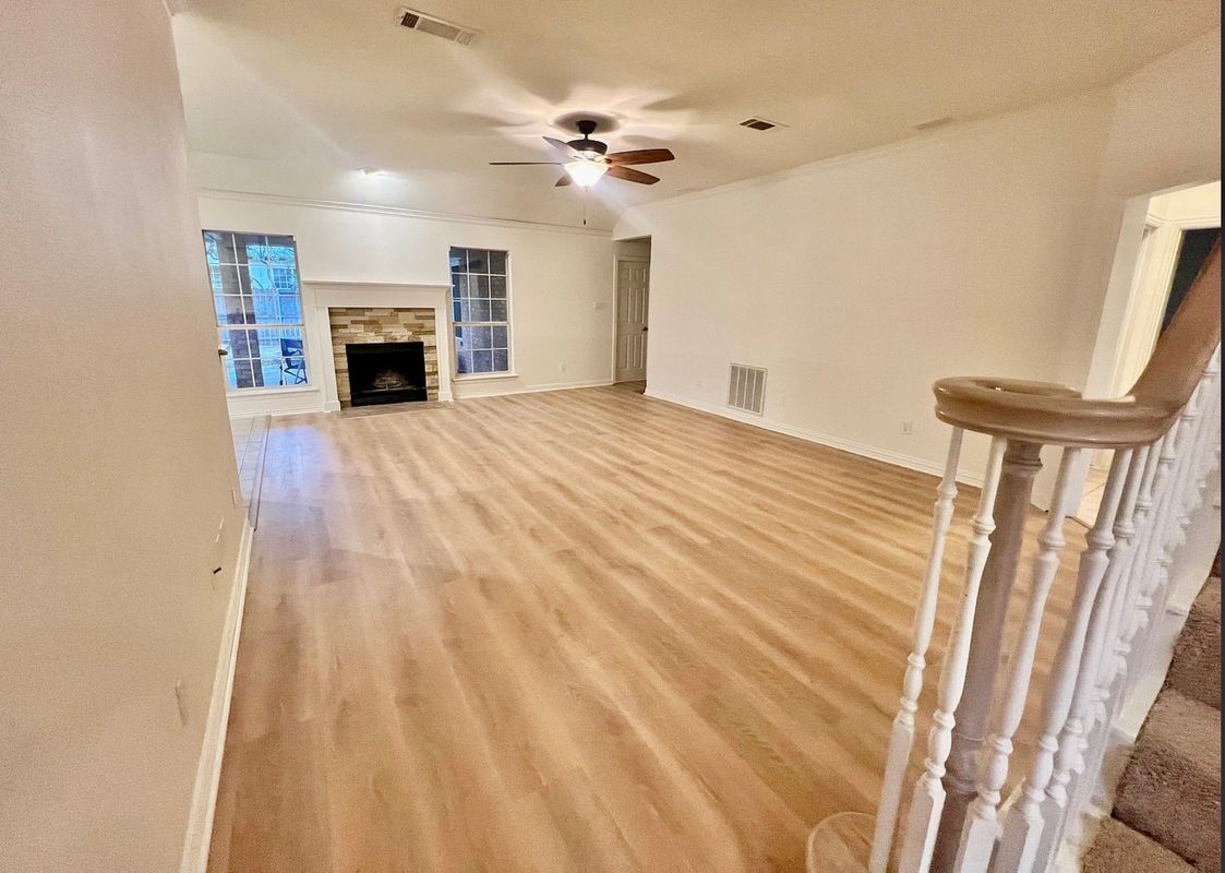 Building Photo - 127 Mockingbird Ln