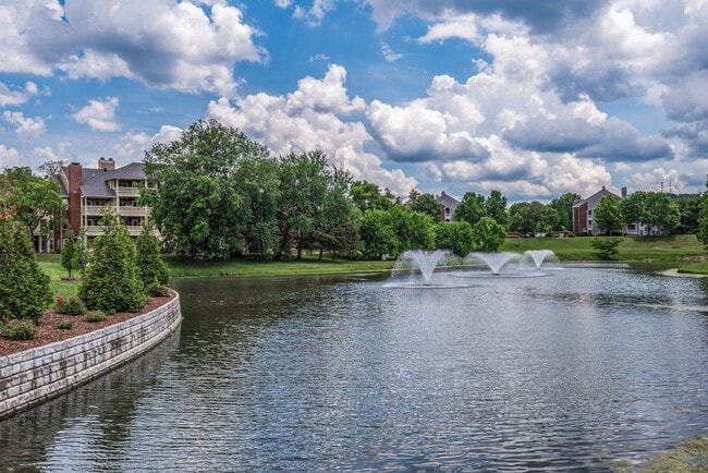 Building Photo - Beautiful Two Bedroom Green Hills Condo Wi...