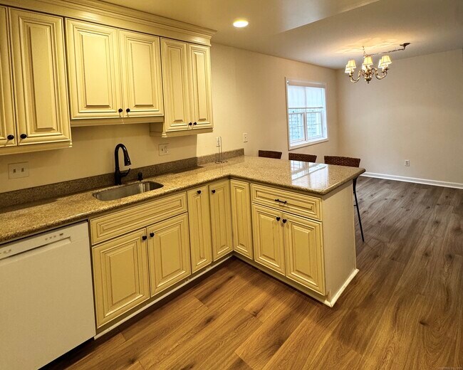 Building Photo - 1118 Foxboro Dr