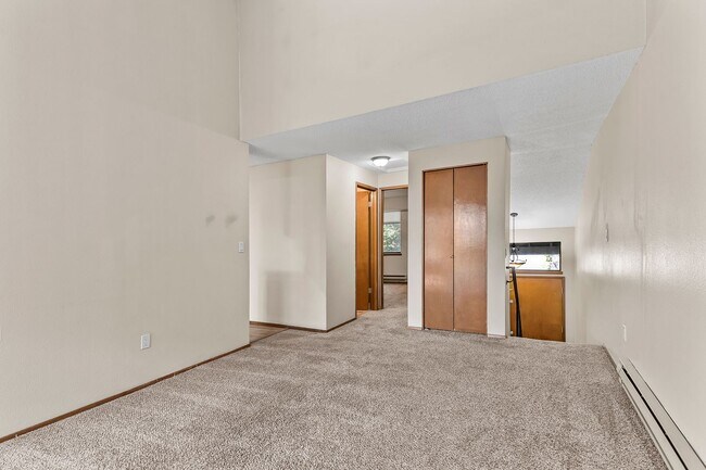 Building Photo - 248-254 Cervantes