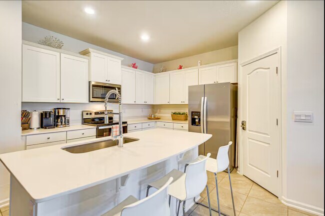 Building Photo - 132 Redbud Rd