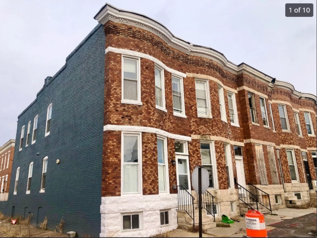 Building Photo - 3 Bedrooms with 2.5 Bathrooms