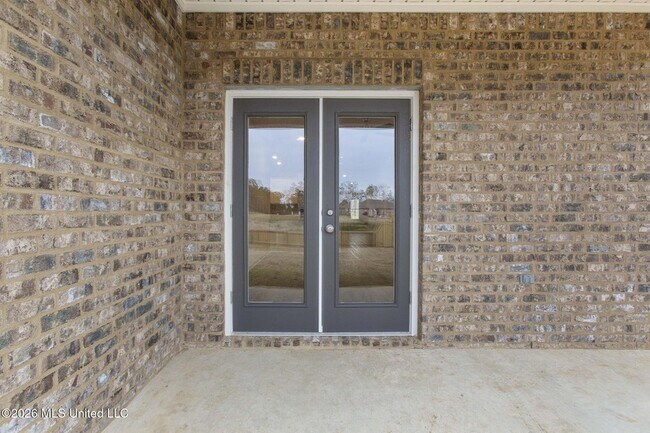 Building Photo - 621 Stillwater Cv