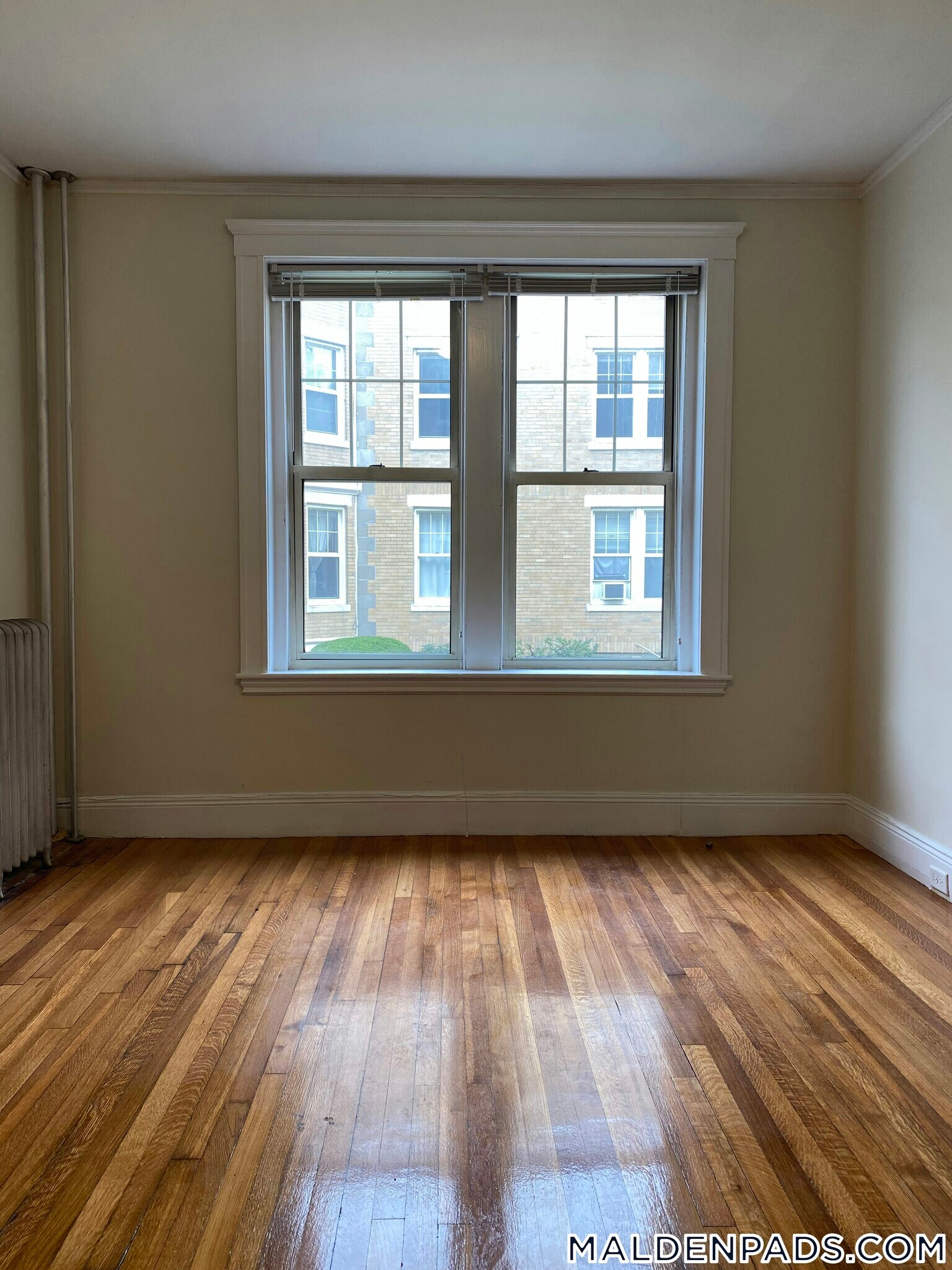 Building Photo - 90 Maple St