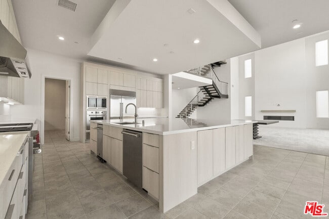 Building Photo - 11758 Hillsborough Ln