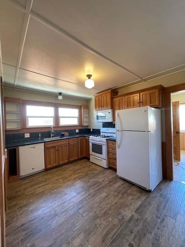 Building Photo - Charming Southside Home
