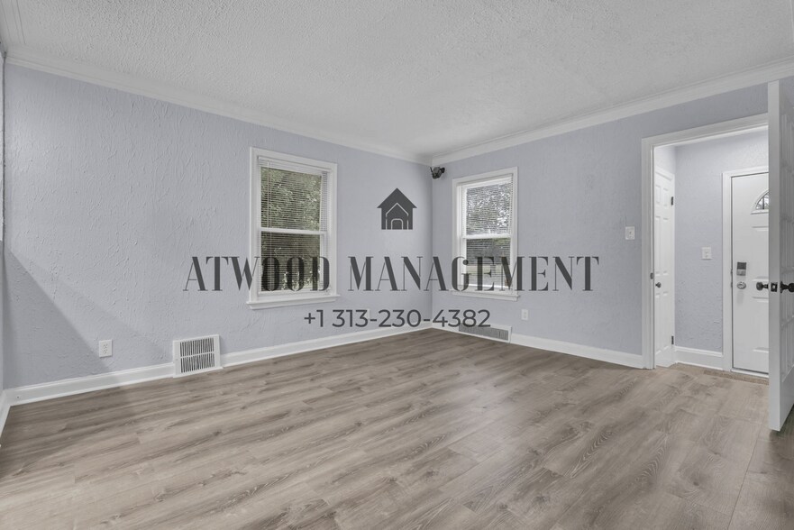 Building Photo - 13500 Stahelin Rd