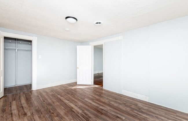 Building Photo - 917 Watt St