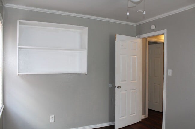 Building Photo - Comfy & Practical! FIRST MONTH FREE FOR HO...