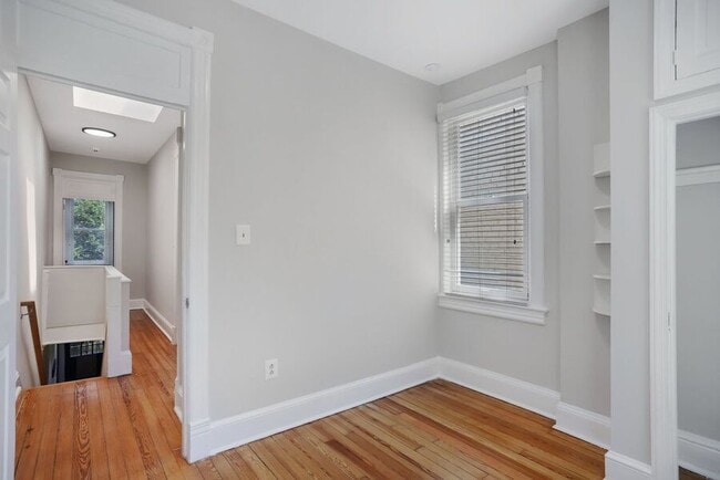 Building Photo - 1373 North Carolina Ave NE