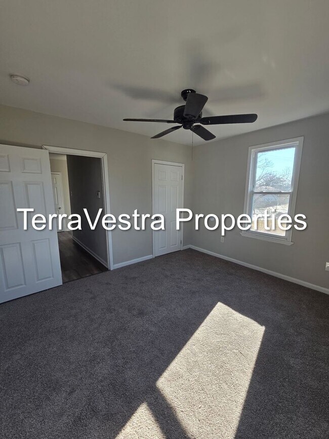 Building Photo - 711 N 3rd St