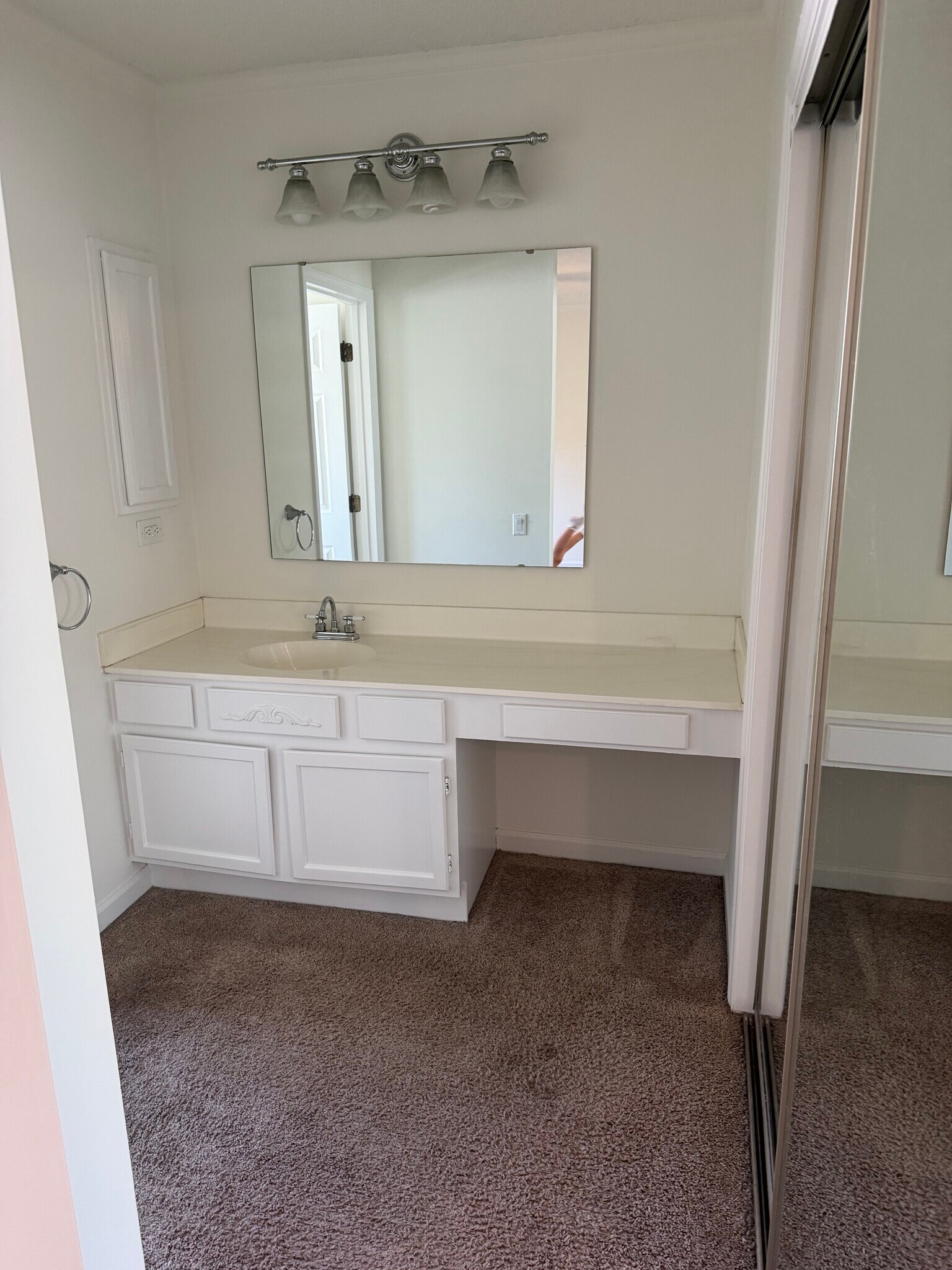 Master Bath - 7230 Meeting St