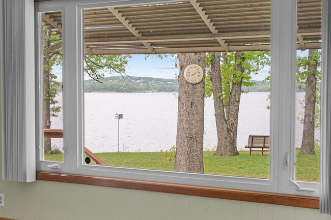 Building Photo - 471 Parkside Dr