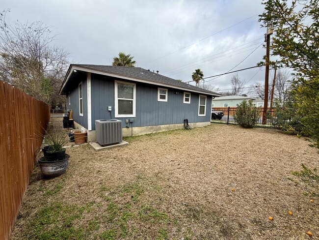 Building Photo - 514 Martin Luther King Dr