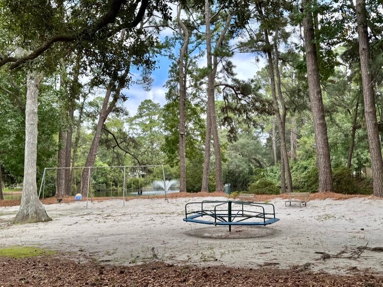 Building Photo - 100 Mathews Dr