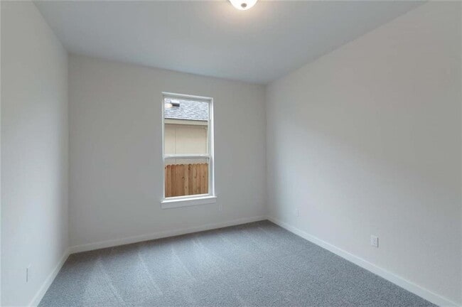 Building Photo - 205 Rosebush Dr